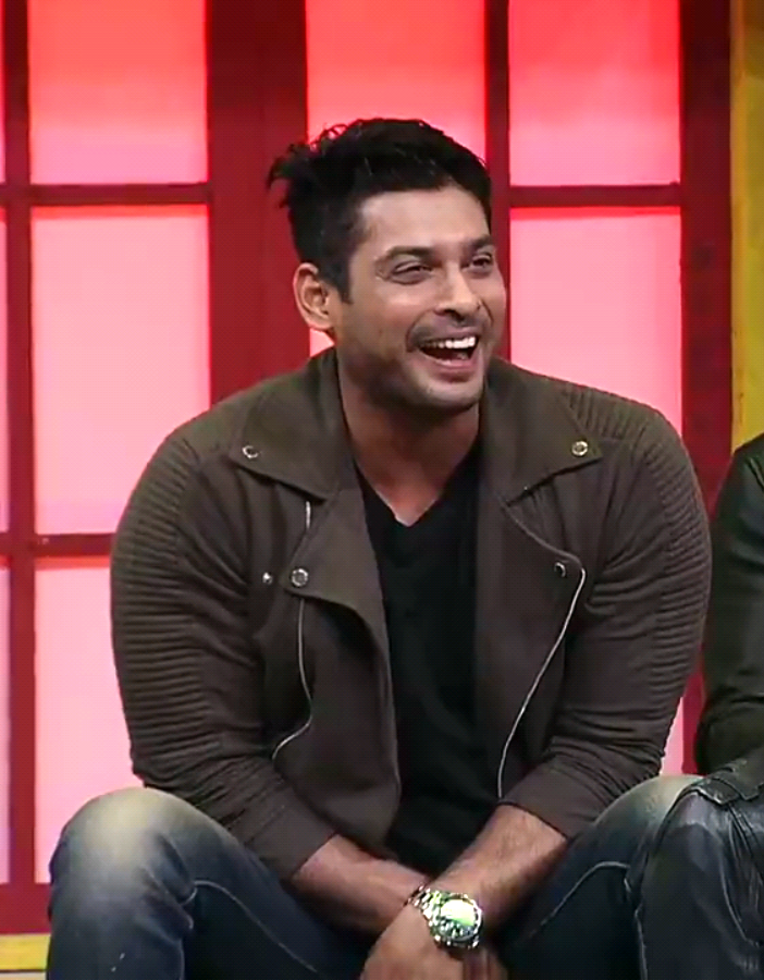 vijaya_sidheart's tweet photo. ☺️
#SidharthShukla || #SidHearts
#KKK7 https://t.co/WbDiKQy5Ux