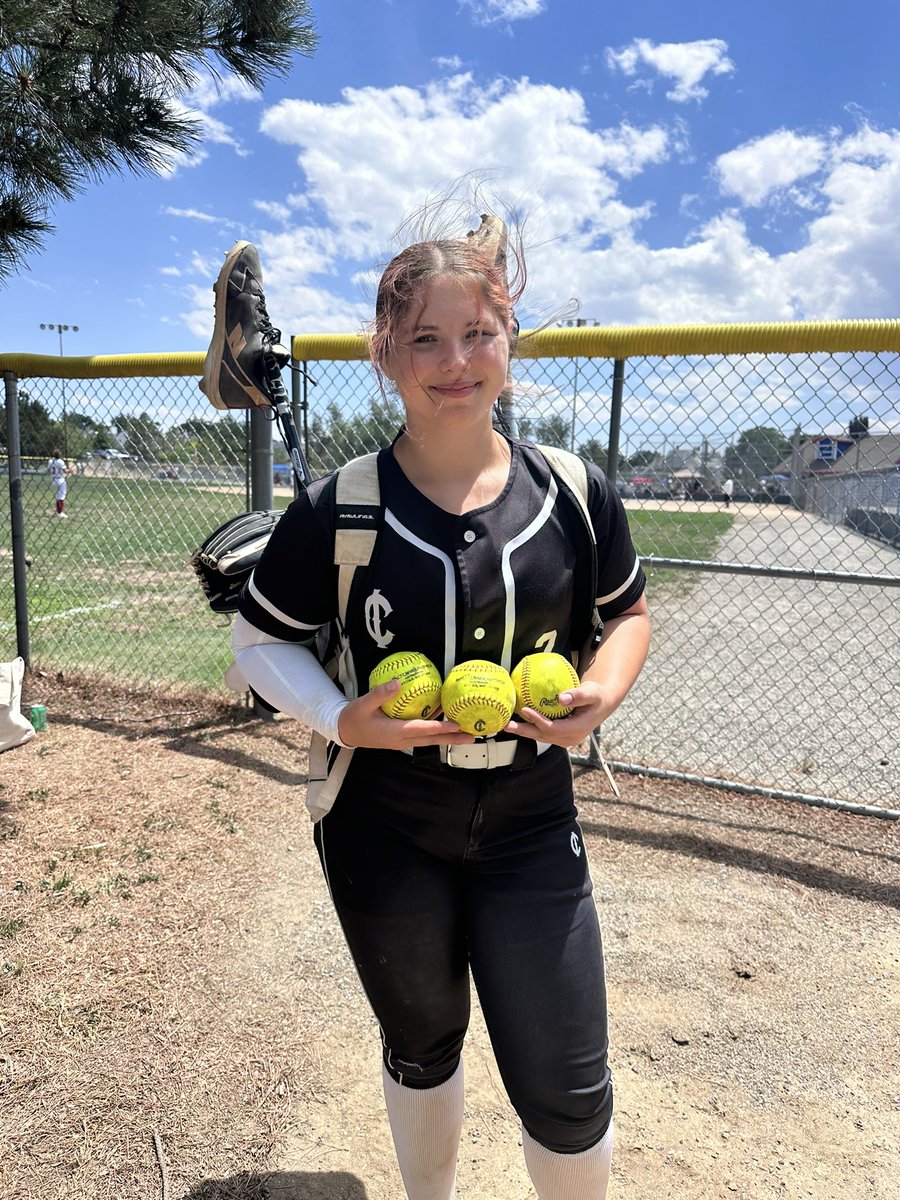 LiliM_2027's tweet photo. @impactcaymol 16U NA. Is 2-2 ! Back on Friday!
Good start at the Plate so far !
4-Gm 
.714/.750/2.750
3-💣s 7-RBI 4-runs
Come Check Us Out !!
#BeTheHunter 
@NCSA_Softball 
@LineDsoftball 
@NextUpSoftball @NJCAASoftball 
@BobLigouri 
@DiamondAddicts 
@JMan4514 
@CoachNelson_NWF https://t.co/k7G7N0ybqB