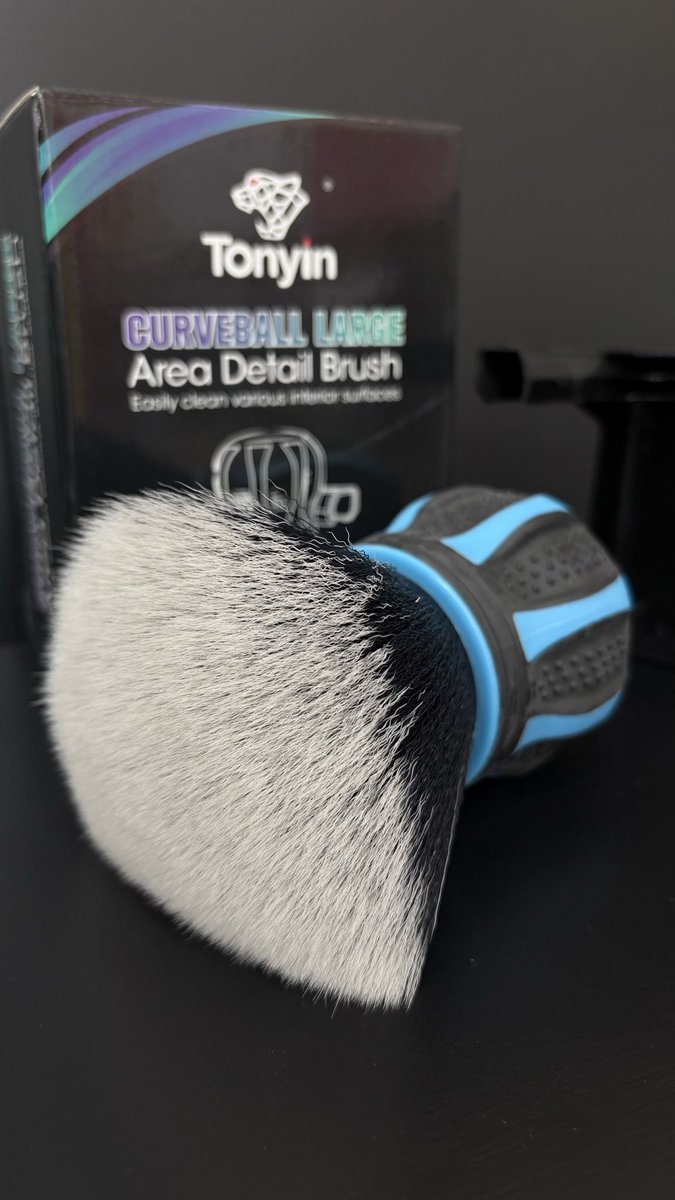 autobacs_koga's tweet photo. #Tonyin
CURVEBALL LARGE
Area Detail Brush
広範囲に使えるソフトブラシ!
グリル、ホイール、内装など、効率的に広範囲をブラッシングできる太めのソフトブラシです!
専用ホルダー付!毛先60mm!
#tonyin #detailing #carwash #brush https://t.co/OfaNFyvCDb