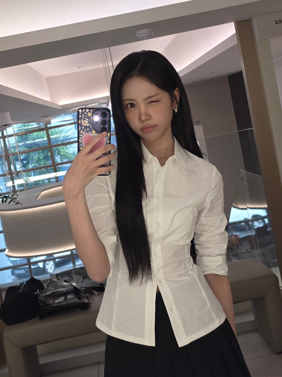 H2H_NEWS's tweet photo. 260702 CARMEN WEVERSE POST

“Have a nice day today🤍🫶🏻”

#Hearts2Hearts #하츠투하츠 #H2H @Hearts2Hearts https://t.co/BROrcpXF9A