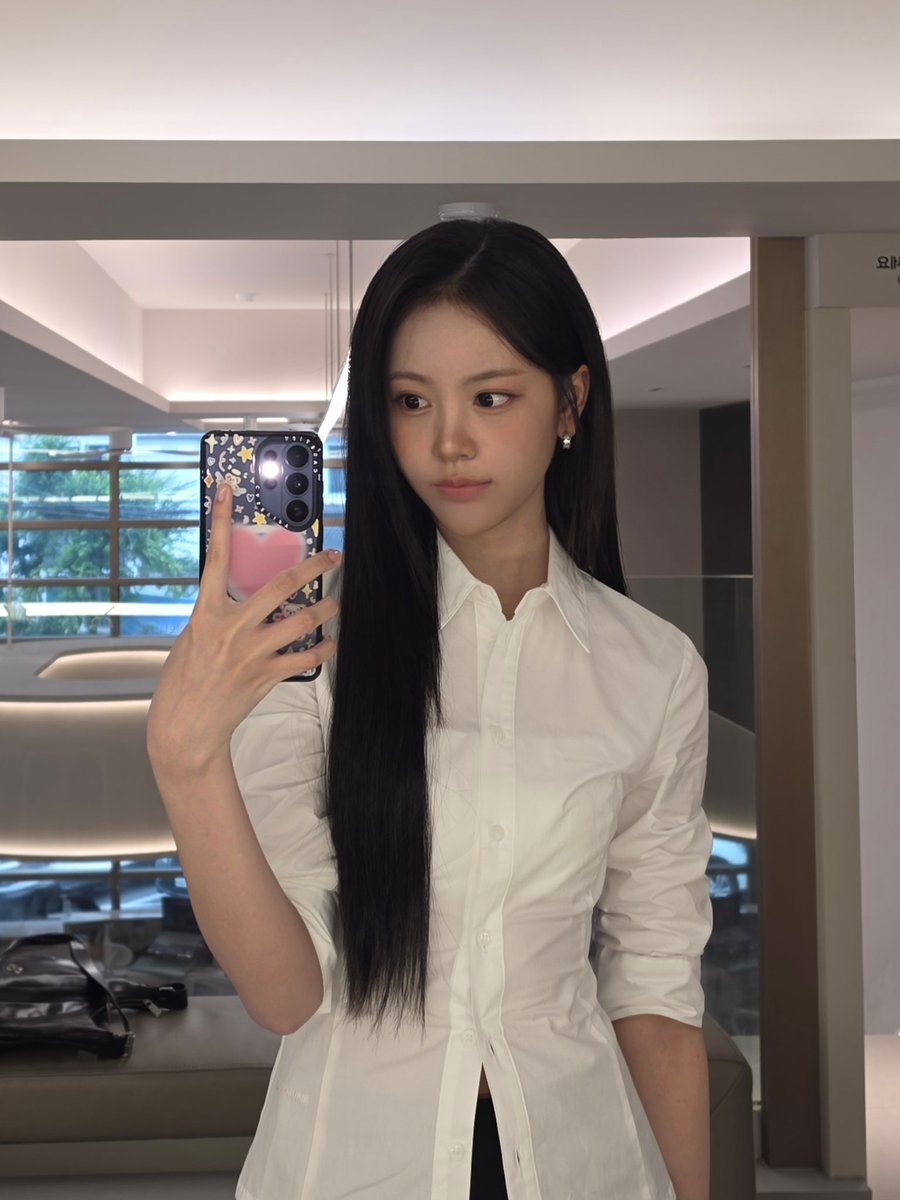 H2H_NEWS's tweet photo. 260702 CARMEN WEVERSE POST

“Have a nice day today🤍🫶🏻”

#Hearts2Hearts #하츠투하츠 #H2H @Hearts2Hearts https://t.co/BROrcpXF9A
