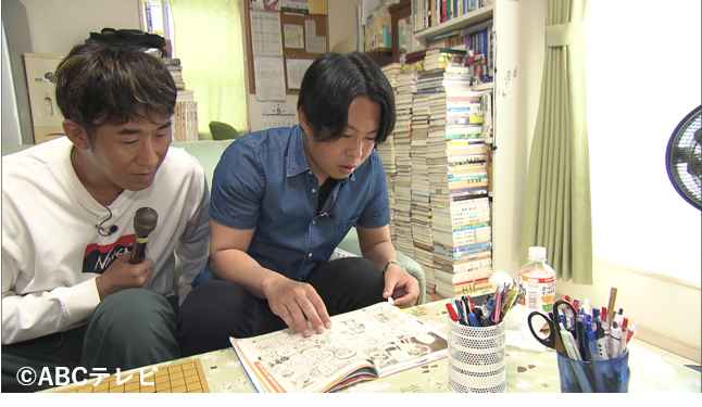abc_knightscoop's tweet photo. 今週のナイトスクープ2本目は…

「忘れられない進研ゼミの漫画を探して」

東京都の男性（３０）から。中学１年生の頃、進研ゼミで読んだ漫画を探して欲しい。女子バスケットボール部に入ったばかりの主人公がボールを触っていると、先輩に「誰が勝手にボール触っていいって言った？」と、厳しく叱られるシーンが強烈に印象に残っている。特に、登場人物の先輩が魅力的だったため、自分でそのキャラクターを妄想し、続きの漫画を描いてしまった。それ以来、「原点である、進研ゼミの漫画をもう一度見たい」「本当の先輩の姿をもう一度見たい」と思い続けている。これまで１０年以上にわたりインターネットで検索したり、当時、進研ゼミを受講していた同級生の家を訪ねたり、自分なりに出来る限りの方法で探してきたが、いまだ見つかっていない、というもの。主人公の先輩・工藤紅音に恋愛感情を抱いた依頼者。彼が妄想して続きを描いた漫画４０ページを見せてもらうと・・・