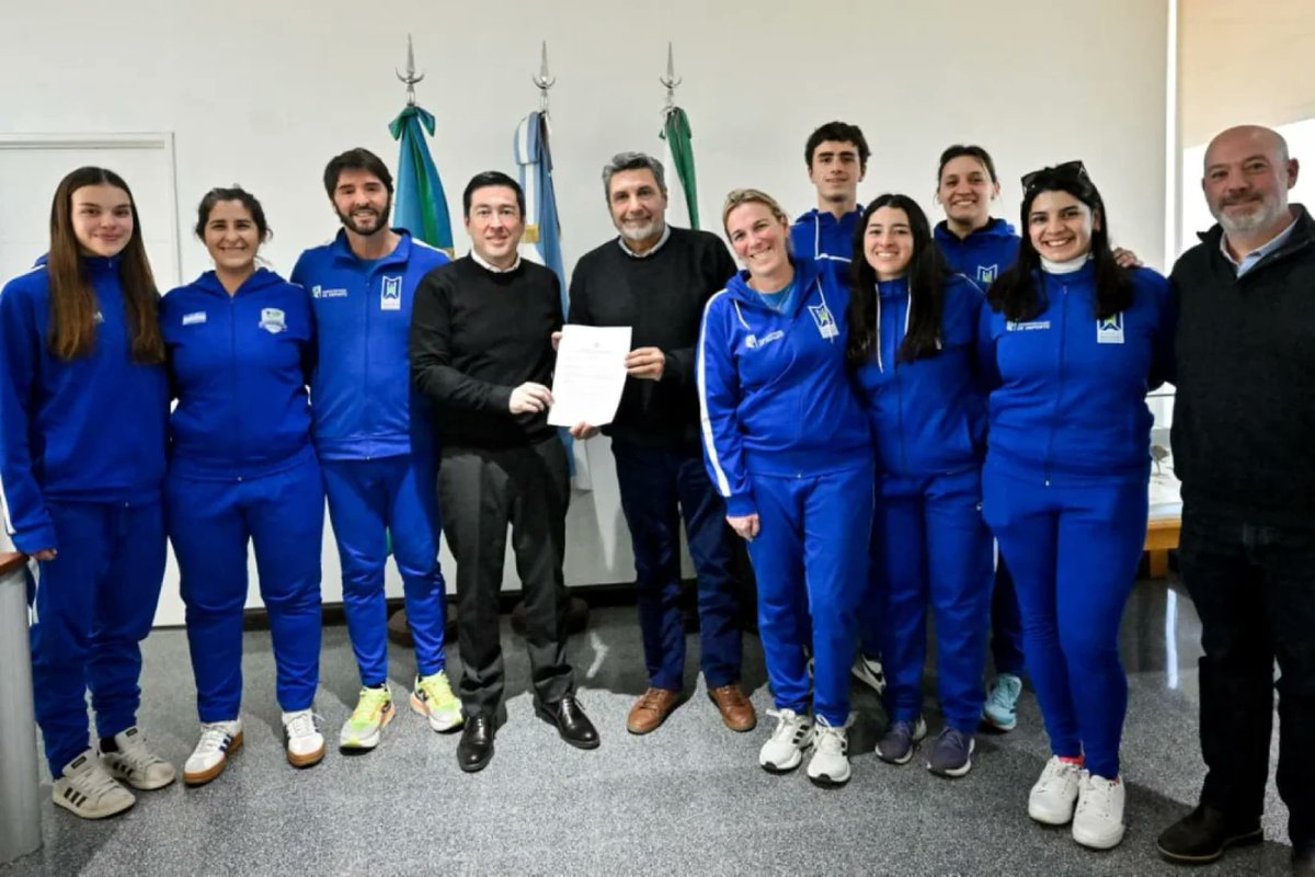 ZNVISION's tweet photo. La Escuela Municipal de Guardavidas de Malvinas Argentinas ya cuenta con validez oficial https://t.co/dNQfRCev4V a través de @znvision @Nardini_Leo https://t.co/4oQU7yjCe8
