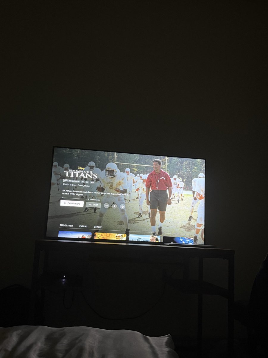 theballsneedluv's tweet photo. Movie of the night #STRONGSIDE https://t.co/xfTvGFxOlH