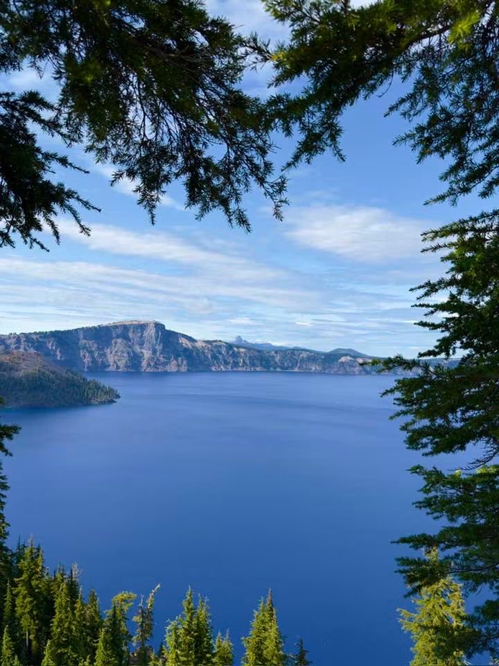 RogersenTh49909's tweet photo. Serenity! Crater lake! https://t.co/nxgv4LfVhA