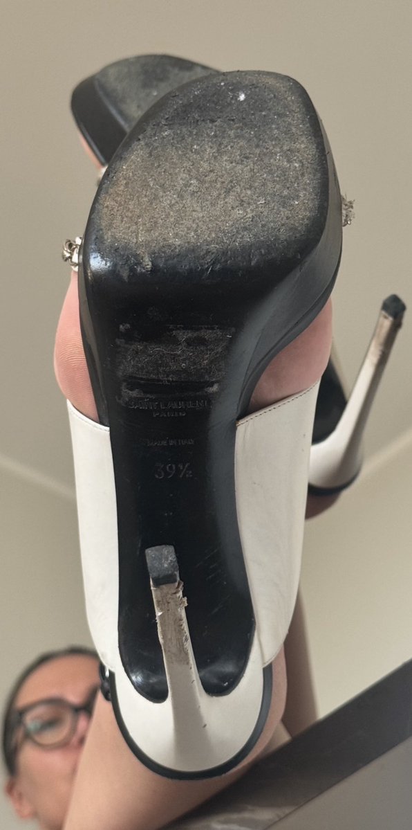 Misssportchic's tweet photo. Evening 😈 Look at this dirty sole of my luxury heels size 39.5… Open your mouth and lick it clean, loser. That’s what you exist for 🔥 Custom videos &amp; calls in DMs👠 https://t.co/1eOyMVYjMF
