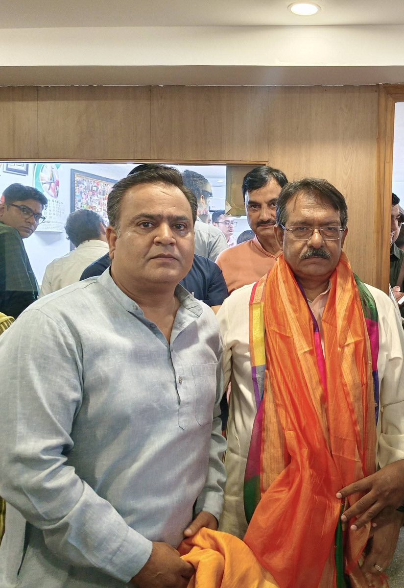 KBhardwajBJP's tweet photo. जिला उपाध्यक्ष,भाजपा शाहदरा का दायित्व मिलने के उपरांत दिल्ली प्रदेश अध्यक्ष श्री @hdmalhotra जी से शिष्टाचार भेंटकर इस महत्वपूर्ण दायित्व के लिए आभार प्रकट किया ||

@narendramodi @NitinNabin @PavanRanaRSS
@highlight https://t.co/YK1rDfCVfM