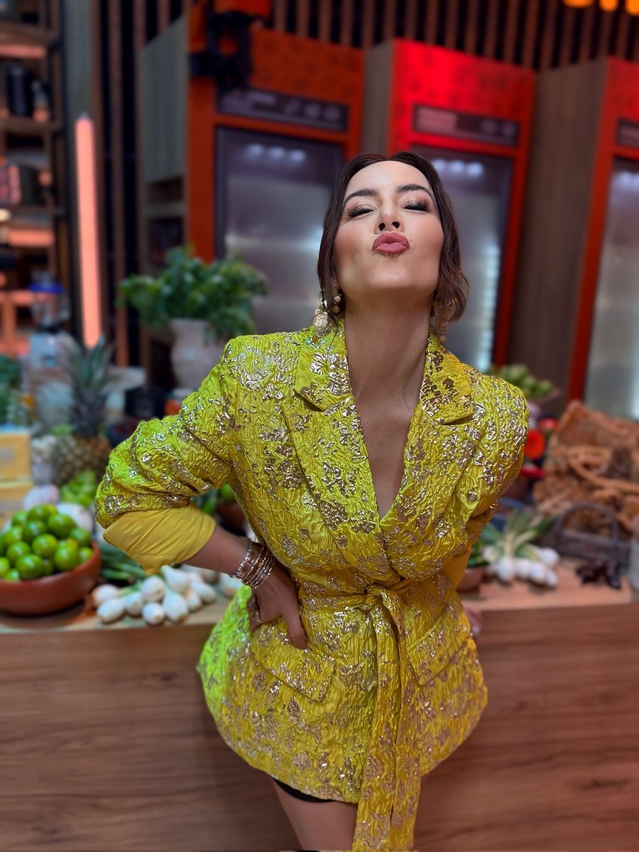 ClaudiaLizaldi's tweet photo. Mitad de semana con sabor, buena actitud y competencia por subir al balcón 🌮🌮🌮✨️💙💛❤️ https://t.co/e7lpZWJyDe