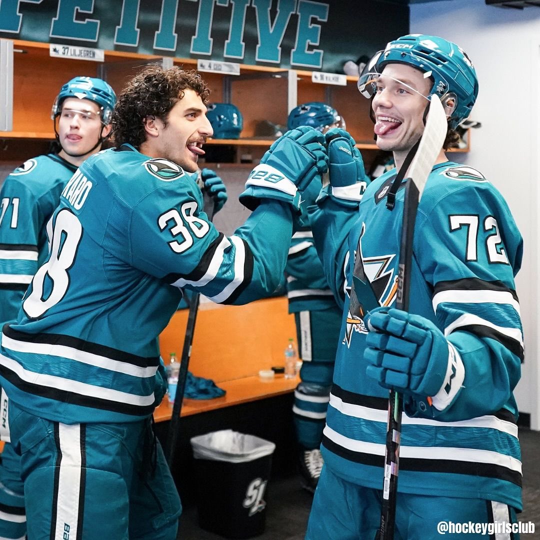briniittyy's tweet photo. goodbye our 25/26 sharks rosters, you were bigger than the whole sky 🥺🩵 https://t.co/NIXxTGqA8B