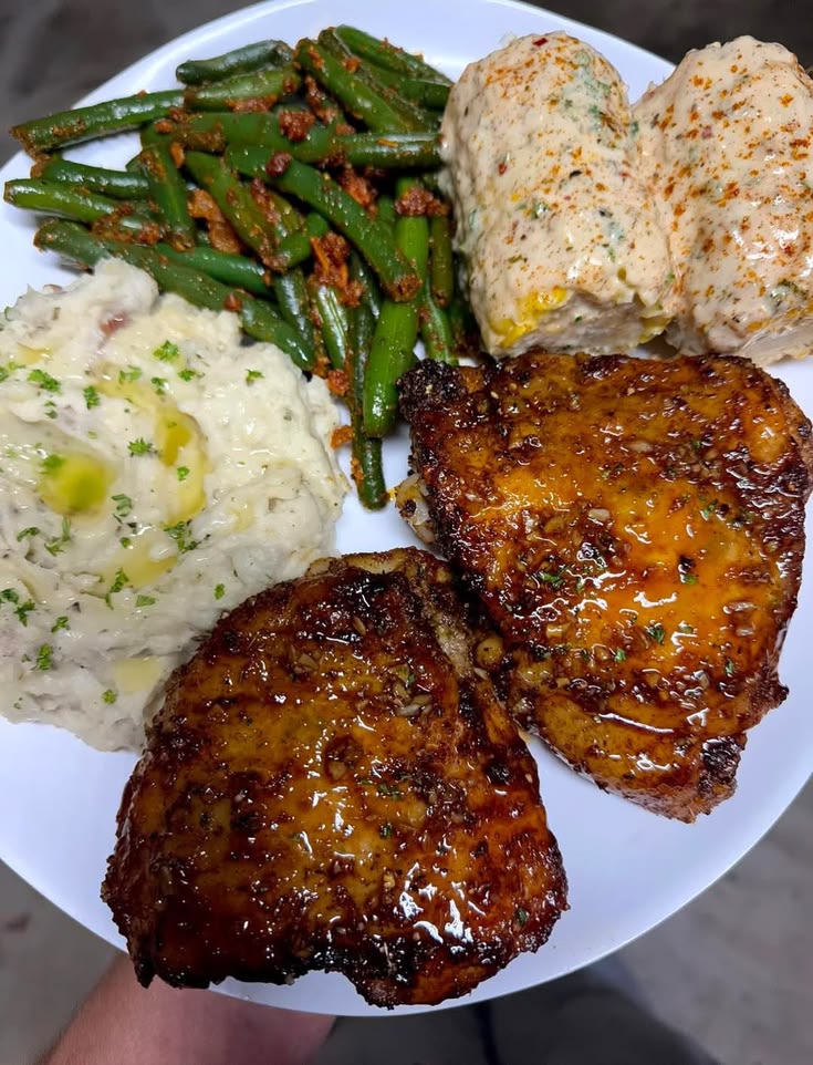 ThinkandGuess's tweet photo. What drink goes best with this meal.. https://t.co/cH5zu1i8X6