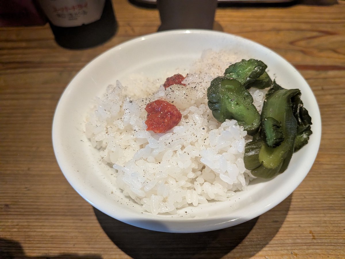 femteavjuni's tweet photo. 真昼の月。満月家🎑
チャーシューメン🍜
マイルドな森下翔太👨🐅ことマイルド3番ライト⚾️なスープいいぜー😝
柔麺と香ばしいホロリチャーシューもスープ泥棒で白飯は卓上カッパでかっぱらって、カッパラシュート🪂(古っ💦)で月🎑にタッチするなんてわけないさ👨🏓KKなんてわけないさ✨🤸
旨かった😋 https://t.co/wf27arN0wM