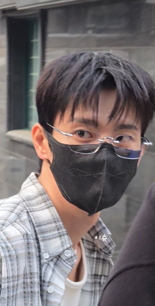 lash_seoul's tweet photo. #ソイングク 着用

👓WYATT C2

#SeoInGuk #ソイングク #徐仁國
#서인국 #모태솔로지만연애는하고싶어2 #내일도출근 https://t.co/m0lLHhuZ38