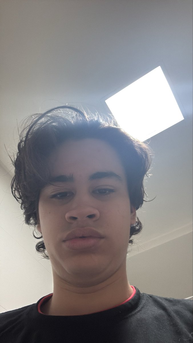 cghosoume's tweet photo. dump de momentos no banheiro... pq o twitter só deixa colocar 4 fotos? https://t.co/5JFp4eCjg9