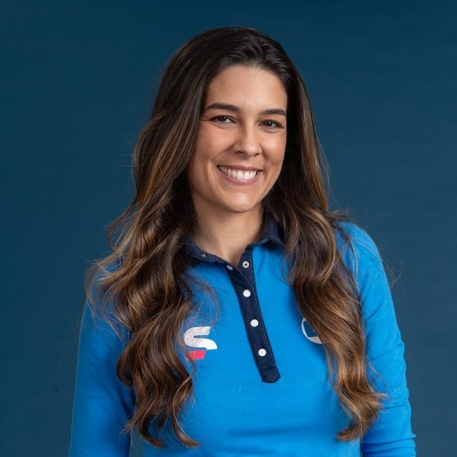 forumeplay's tweet photo. É pop o trabalho de Renata Silveira na narração de jogos da Copa do Mundo na Globo. Perseguida por uma bolha nas redes sociais, a comunicadora está se saindo muito melhor que diversos veteranos na função, tanto na emissora como fora dela.

🗞 Canal D https://t.co/cb6ChR3vse