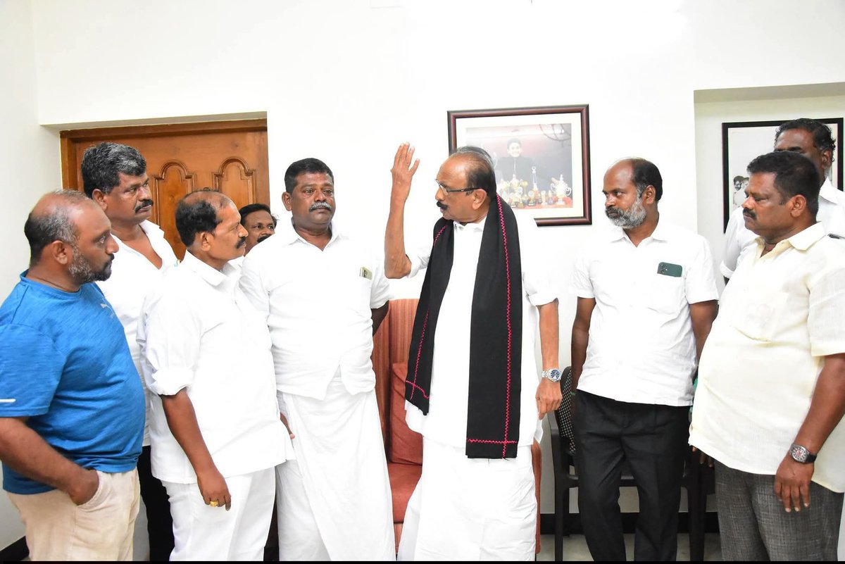mdmkparty's tweet photo. மேலநீலிதநல்லூர் மதிமுக முன்னாள் ஒன்றிய செயலாளர் அன்பு சகோதரர் சிங்கப்புலி சசிகுமார் அவர்கள் தலைவர் வைகோ அவர்களை 01.07.26 அன்று நேரில் சந்தித்து மீண்டும் கழகத்தில் இணைந்தார்....

#vaiko #mdmk #duraivaiko #mdmkitwing @Vaikooffl @duraivaikooffl https://t.co/DqyIrFCdeK