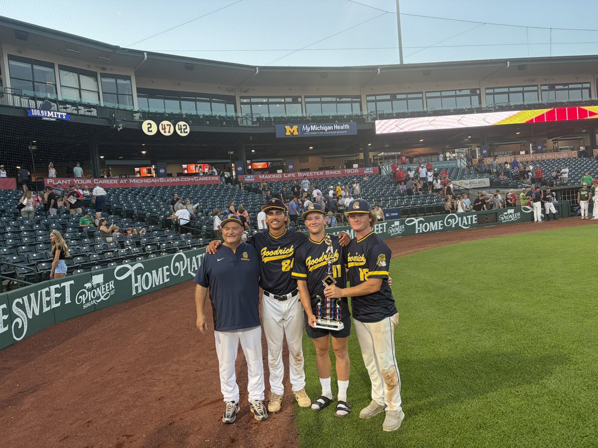 CoachAlmasy17's tweet photo. Great night for the G Men at The Dow Diamond Senior All Star Game.  The boys combined for three hits, four rbi, and two perfect innings on the mound for the South Team. Oh yeah, and an MVP-Brady Baszler! Way to go 18!!!!!!! https://t.co/jHahpSQYW8