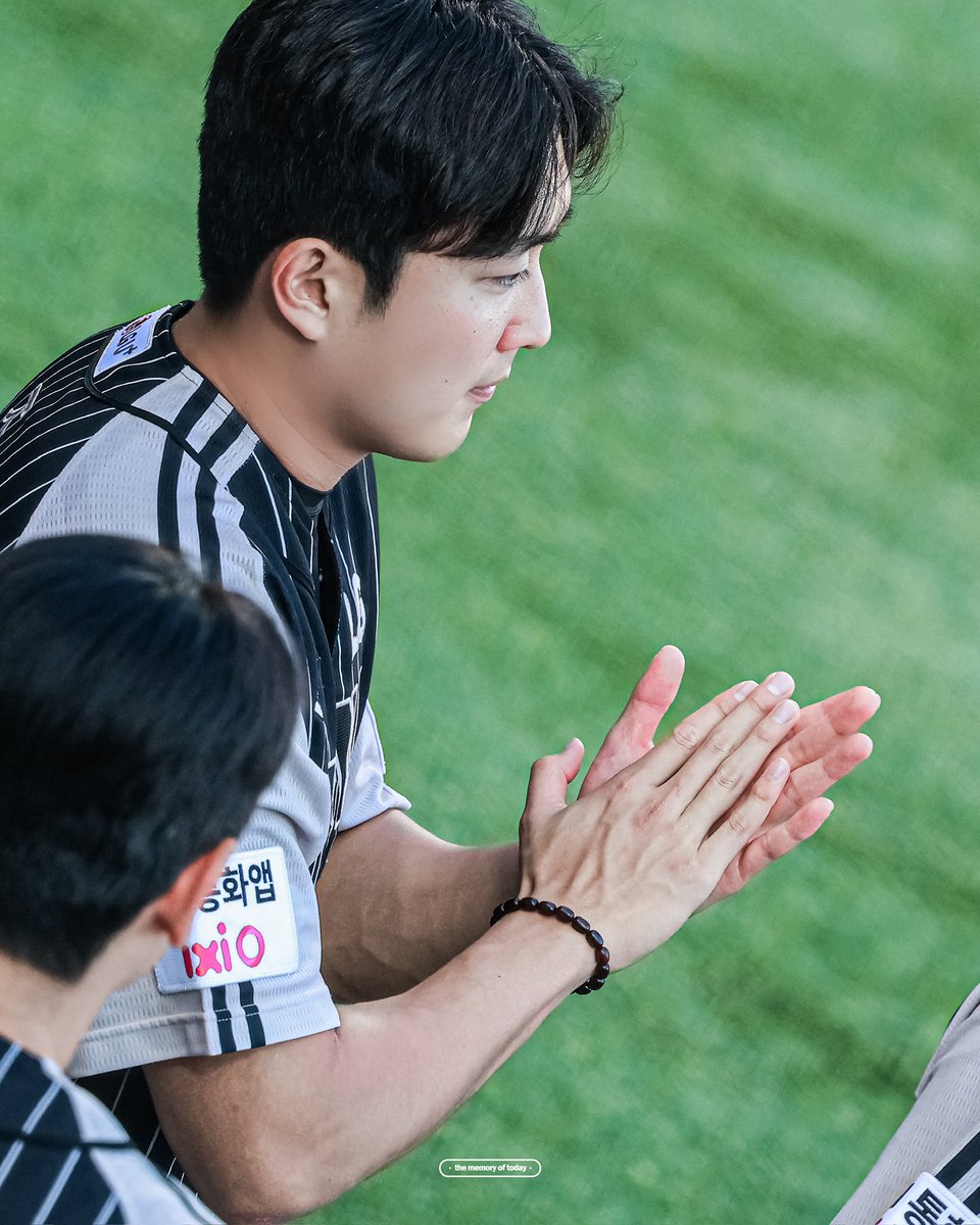 1999O717's tweet photo. 🪷 #LGTWINS #엘지트윈스 #손주영 https://t.co/yx1kV67EhG
