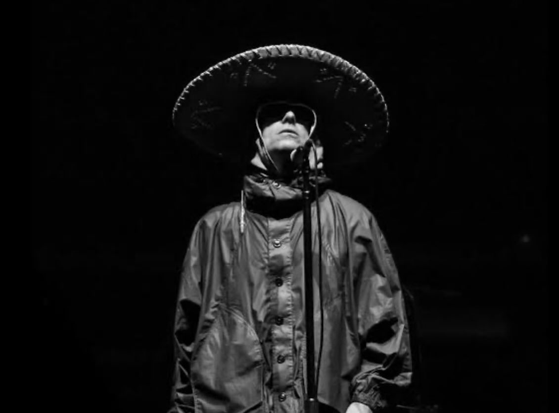 ARANTON's tweet photo. @liamgallagher @angelchilddemo @mialovesoasis @SuperJamieJay17 Bring the sombrero https://t.co/B4UqKw8B3n