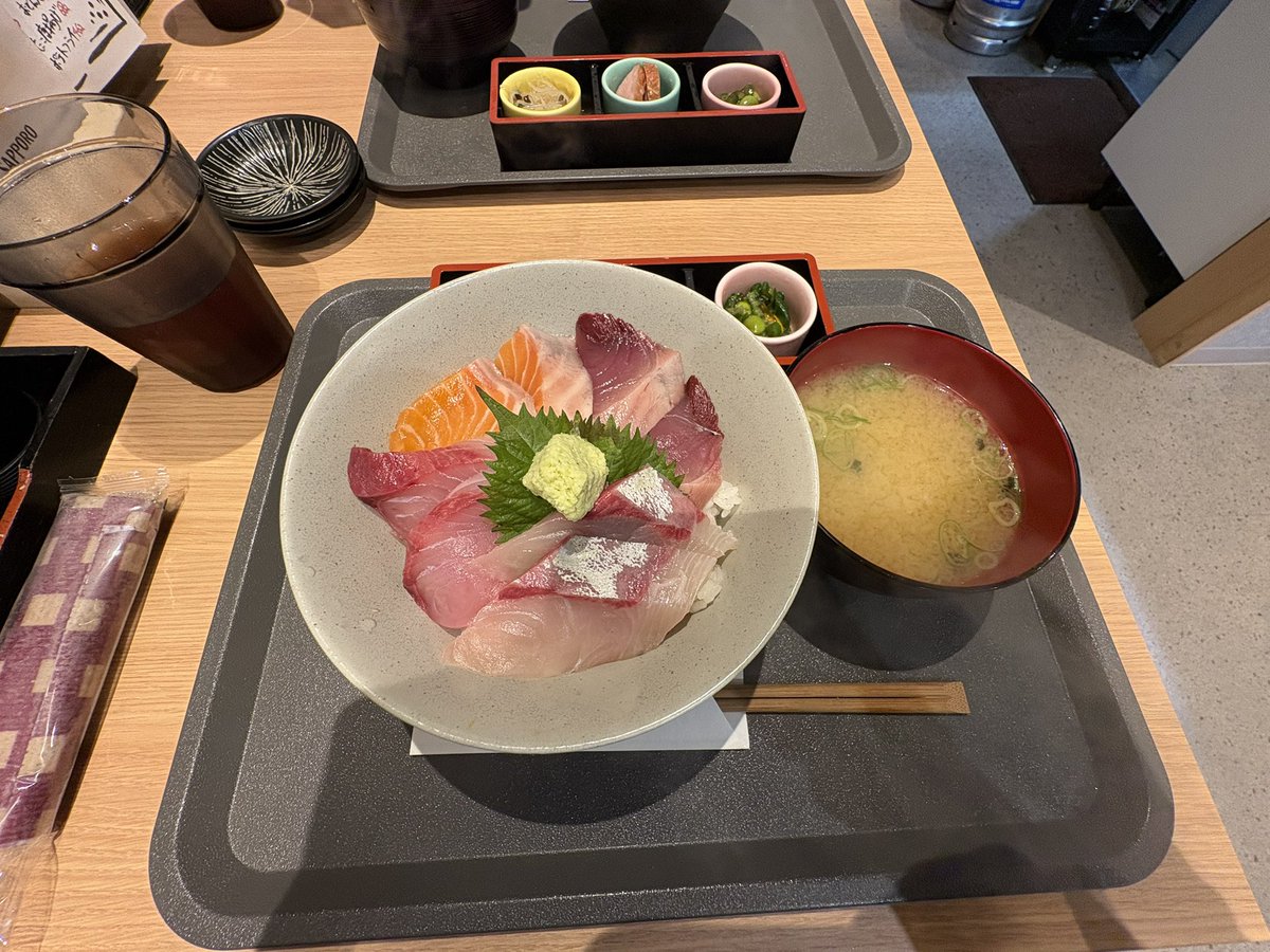 masuyakyudo's tweet photo. 現場職の人間が昼に食べていいもんじゃない笑笑

ごちそーさまでしたー😛 https://t.co/CbEUlgyo6G