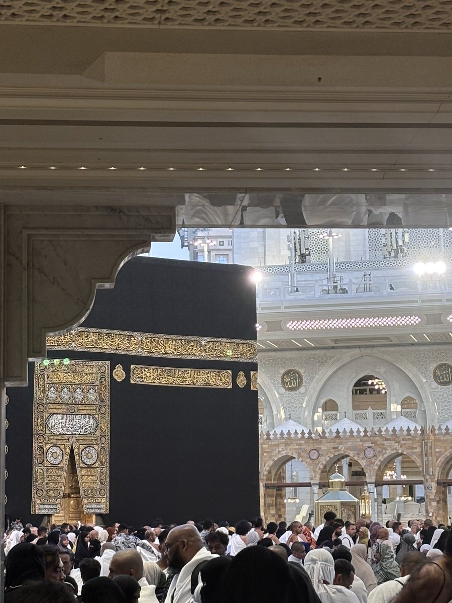 _Wwx0's tweet photo. حمدلله الذي بلغنا أرض مكة وسكينتها، اللهم تقبل منا ولاتترك لنا دعاء إلا وقد أجبته ولاذنبًا إلا غفرته 🤍. https://t.co/z8Bcu3BQdO