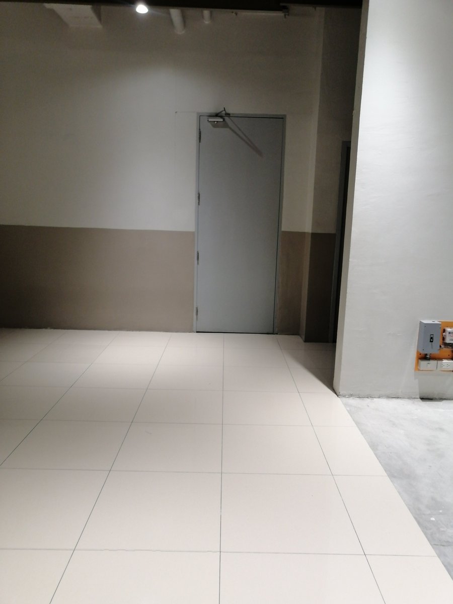 petalsbyprince's tweet photo. Dto pala ako makakahanap sa Mall sa Alabang sa fire exit pa

#tambay
#outdoor https://t.co/ItZ2CVD7qm