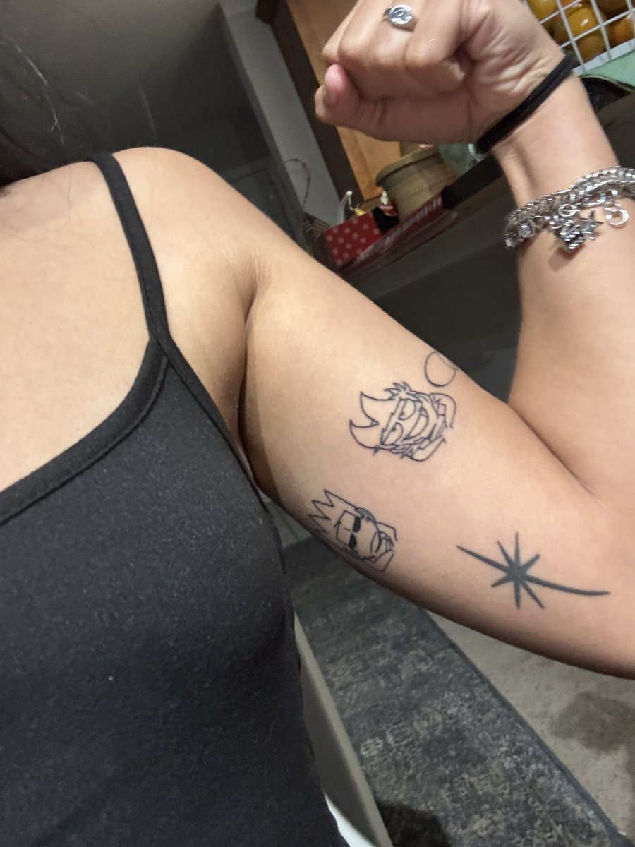 Darlingcue's tweet photo. TOMTORD TATTOO?!
For Christmas last year I designed a #tomtord tattoo, tom and tord are hidden in my inner arm while the lyrics “I want you all the time” by #porksoda  made a band around my arm 

#eddsworld #eddsworldtom #eddsworldtord #tattoo #eddsworldfanart https://t.co/YW8lEecztt