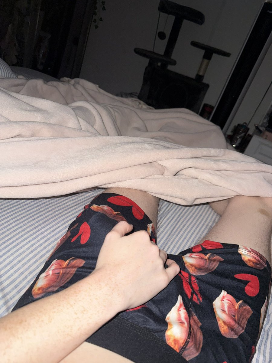 us2uncensored's tweet photo. Who wants to see my gf play with it😉🌶️ https://t.co/o6x93ZDx7m