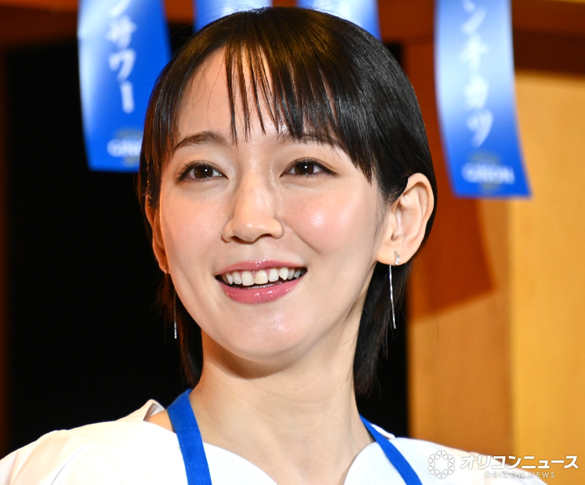 oricon's tweet photo. 吉岡里帆、“体型”への世論に苦心
太りすぎ・痩せすぎ指摘は「甘めにして」
https://t.co/yMZmG6HqYF
⠀
「少し太ったら『太ってる！』って言われるし、少し痩せると『痩せすぎ！』だなんて言われて、絶妙なところを狙うのが大変すぎて…。基準をちょっと甘めにしてもらいたい」と吐露。体型キープの ために苦心しており「そうしないとなかなか許してもらえないのが今の世の中の風潮のように感じる」と明かした。