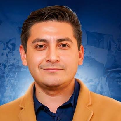 RobertoPinela5's tweet photo. Tras consultar a miembros de directivas provinciales y nacionales, así como a simpatizantes, existe un criterio coincidente: David López es el nuevo presidente del movimiento RETO. Además, expresan su esperanza de q esta nueva etapa impulse cambios profundos y fortalezca la organ https://t.co/VRWdxQADLK