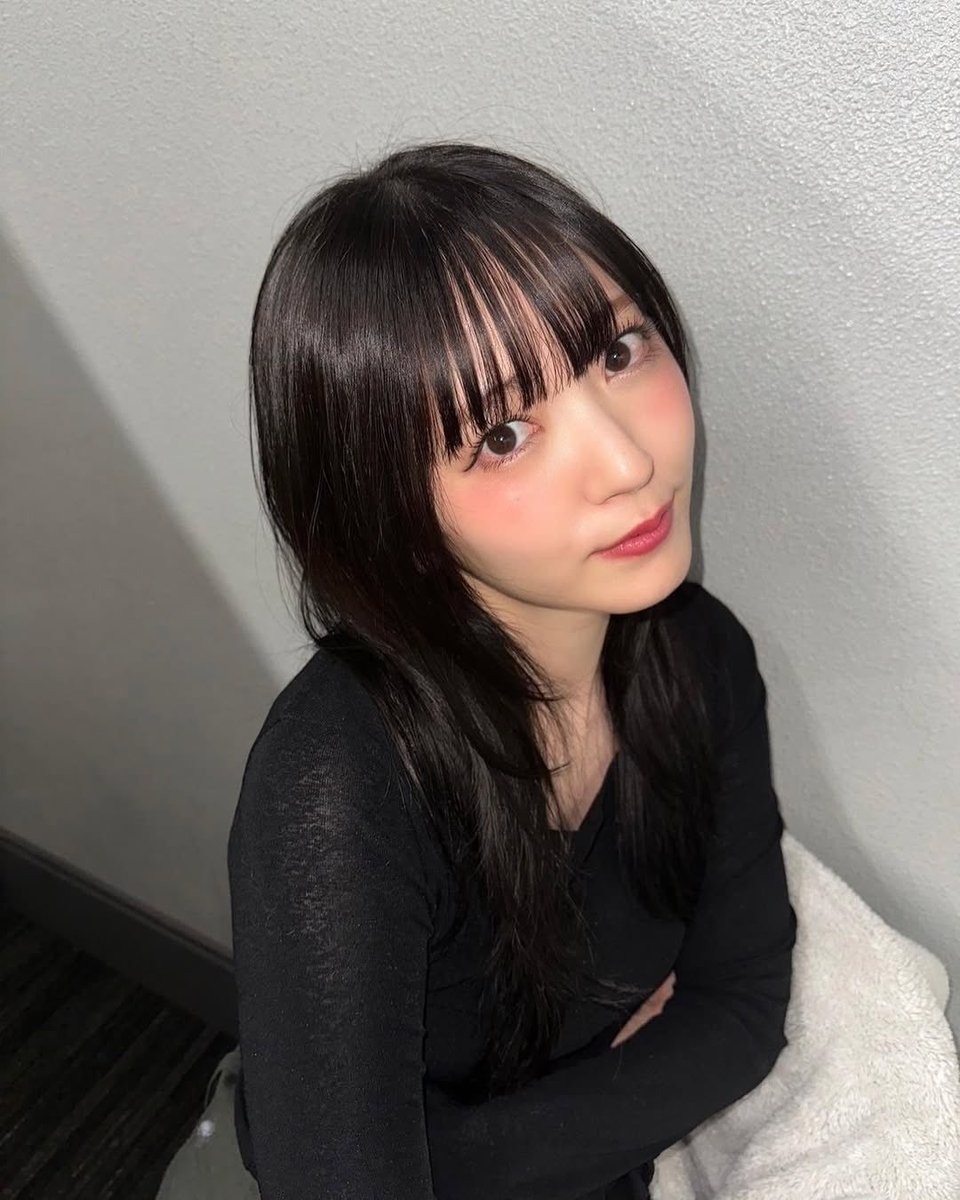 papiyonkun2's tweet photo. 仕事終わり...な鈴木愛理さんが発見されて話題にwww

真正アイドルは仕事中「ガチ」だから、こういうオフショットのほうが惚れてまうwwwwww https://t.co/3xL02SUaZe