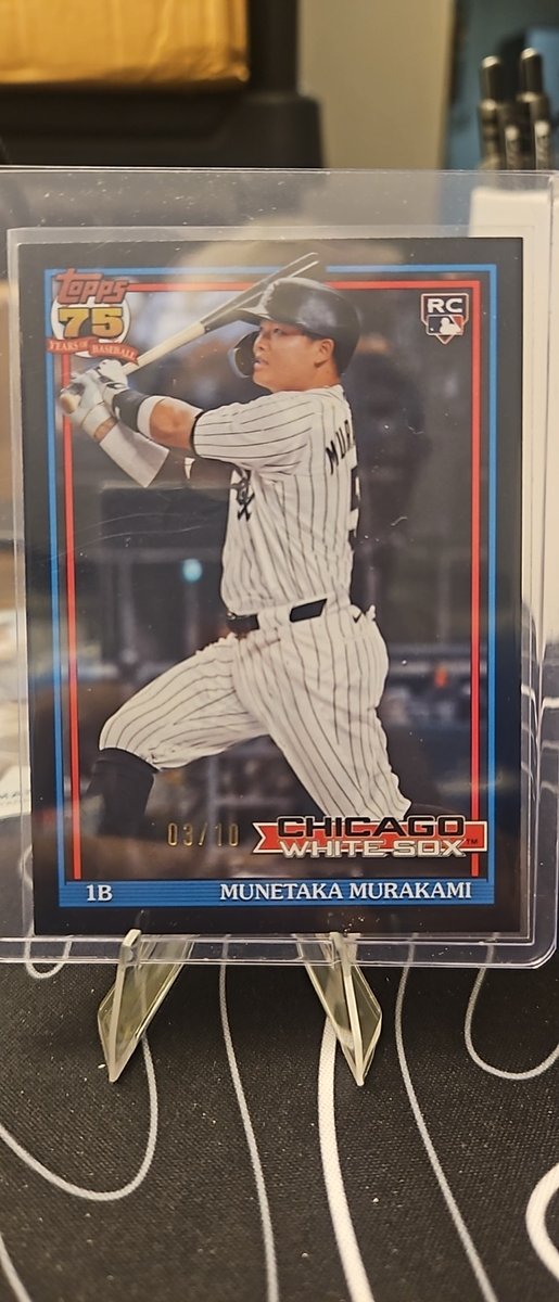 Cj_Sheng_'s tweet photo. Pulled this out of a Retail Mega! I PC the White Sox... Keep or Sell? @CardPurchaser https://t.co/pSKevmQwwv