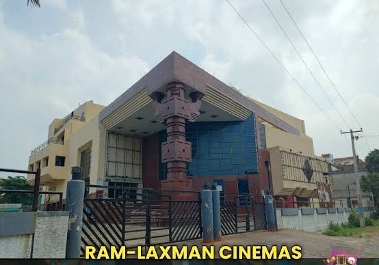 sri23k's tweet photo. #WARANGAL #RAMLAXMAN THEATRE DEMOLISHING FOR A BIG #MALLMULTIPLEX TO OPEN IN 2030 #4SCREENS OR #1BIGSCREEN #2SCREENS #1200SEATS DISCLOSED BY OWNER. https://t.co/lkAIWxmerv
THANKS & CREDITS TO: @vijkas469 FOR SHARING THIS INFO. @HiWarangal @GreaterWgl @PPakabharat @OrugalluBidda https://t.co/hXT3rKBSZ9