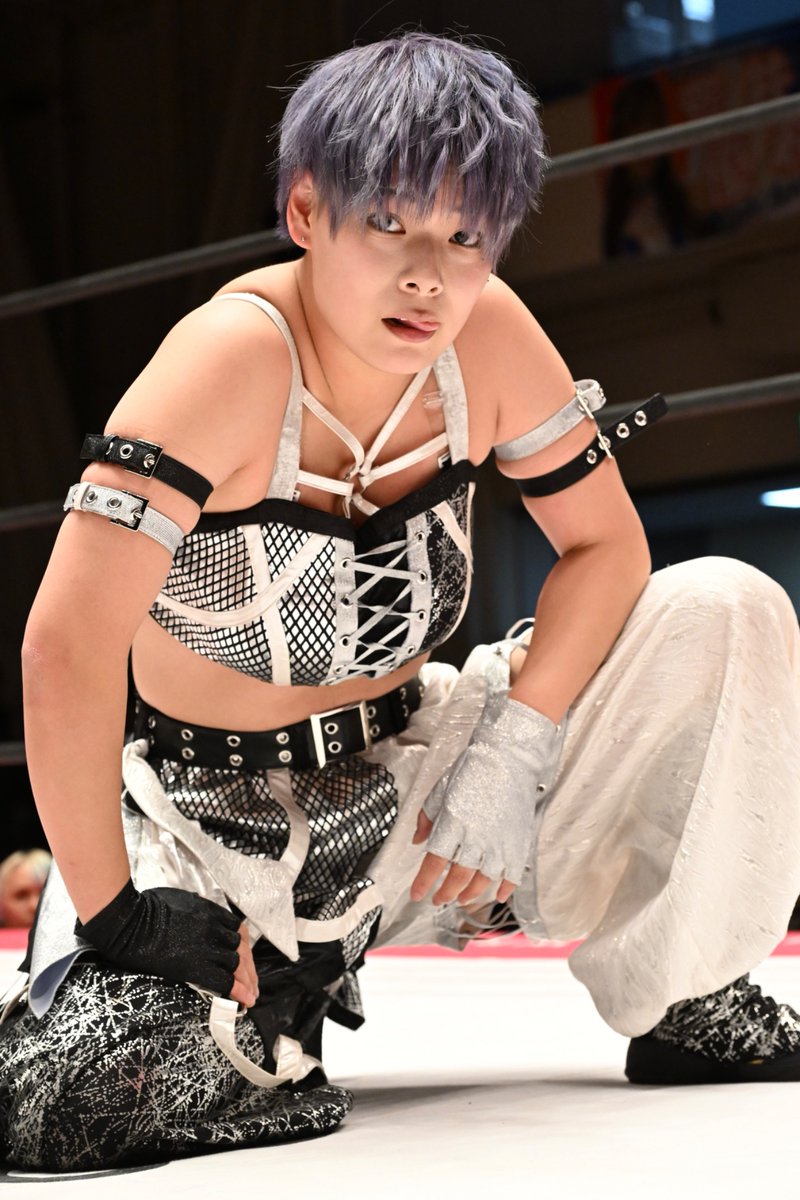 Advertising ladies seats using this photo of Toga is diabolical