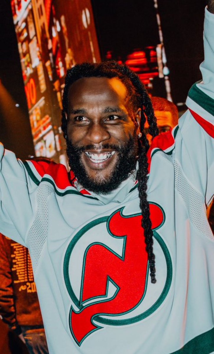 hanamnzali76's tweet photo. Happy birthday to the greatest musician ever , to the one who saved me from depression and made my life happier with his music and his person ❤️💜 @burnaboy more life , you will always be great , be blessed King https://t.co/KmWdR6adrf