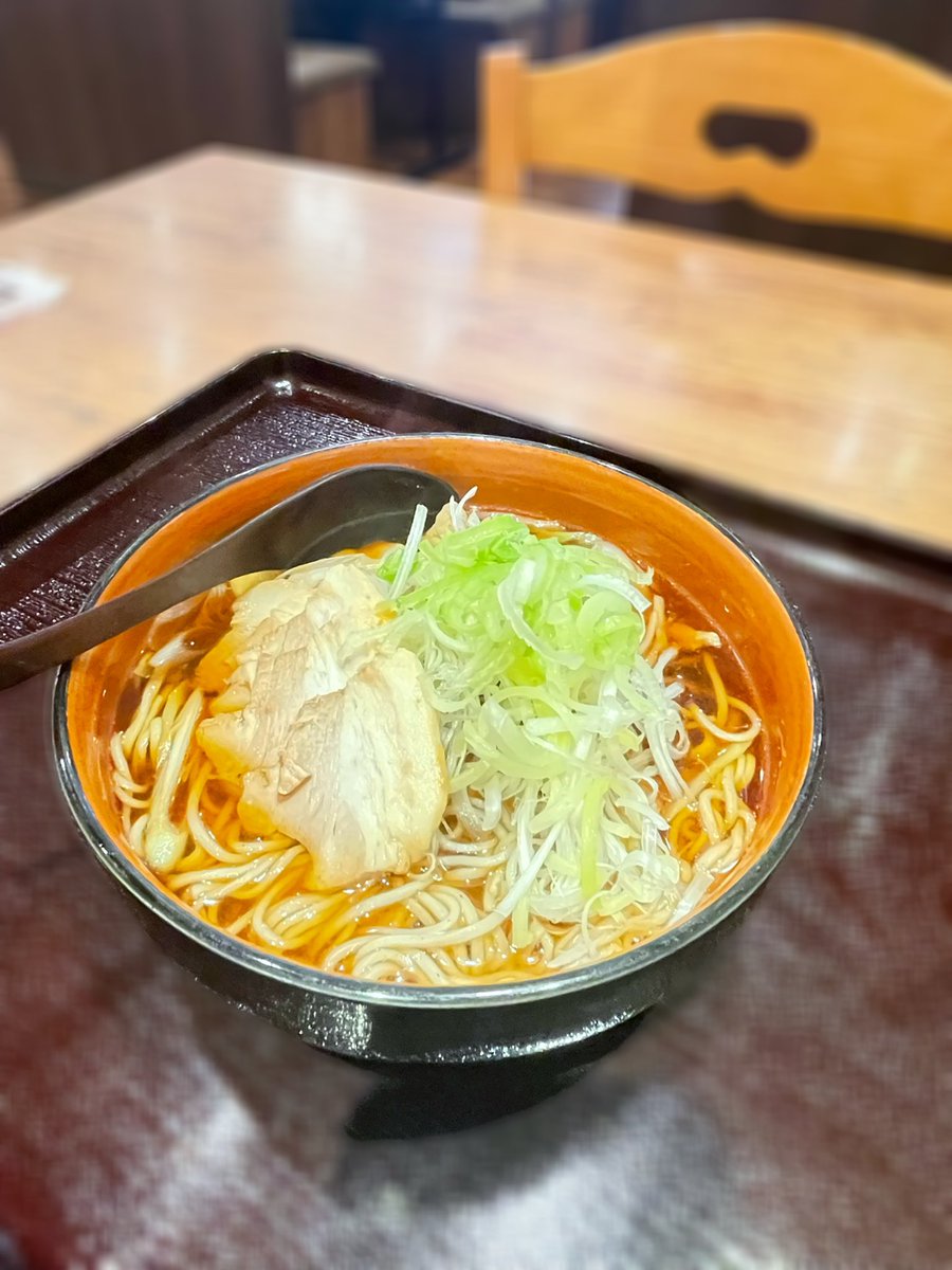 sCarpSoreyuke's tweet photo. 2026/07/02
十割そば会 福島鳥谷野店
〒960-8152 福島県福島市鳥谷宮畑78-1
いつも気になってた毎回、混み混みの蕎麦屋さん。
お昼前の一瞬で運良く座れたが、食べ終わると長蛇の列‼︎
安くて美味いので並ぶのが当たり前と言えば当たり前か。
#十割そば会 #会津蕎麦 https://t.co/ZwwZ88Mc7S