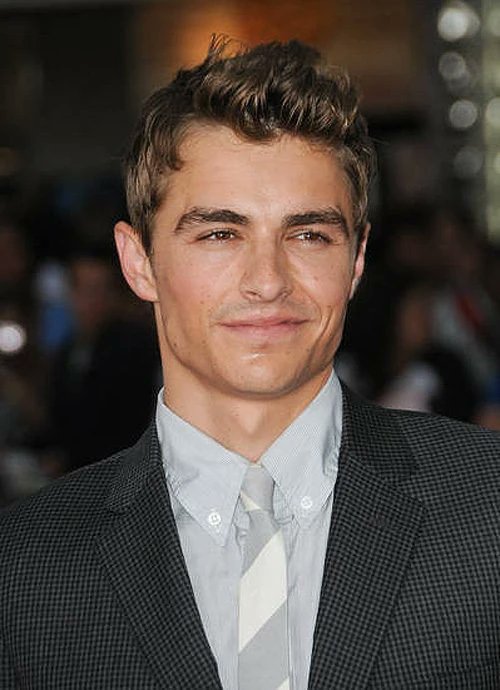 peitudabosal's tweet photo. Aiii assistir o filme "juntos" e imagina o Dave Franco totalmente dependente, correndo atrás de vc pq n consegue ficar longe, até vcs se fundirem num só(( LITERALMENTE MEU SONHO https://t.co/n3nZ1qo03b