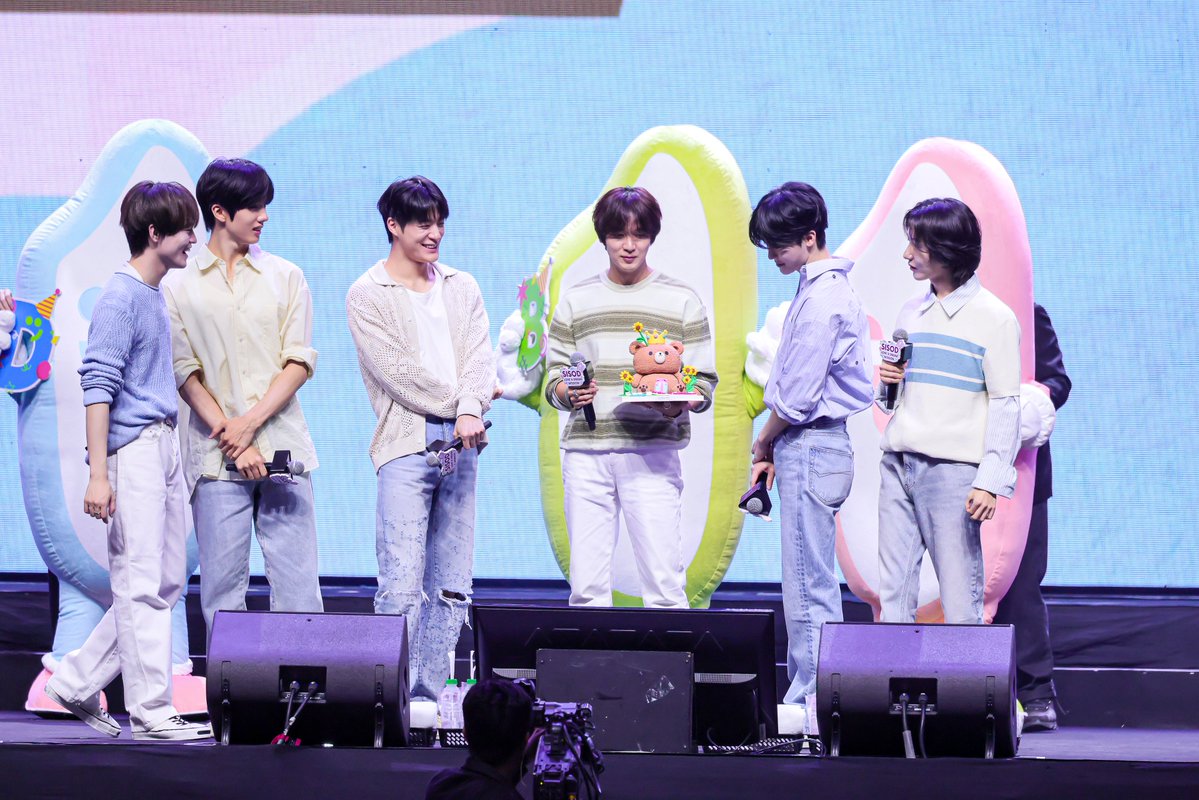 sisodofficial's tweet photo. 📸 เก็บตกมวลความสุขจากงาน SISOD LOVE & DREAM MISSION 💚

งานนี้บอกเลยว่าเต็มไปด้วยรอยยิ้ม
ขอขอบคุณน้องๆ NCT DREAM 

ขอบคุณแฟนๆ ทุกคนที่มาร่วมสร้างความทรงจำพิเศษ  
และโมเมนต์ดีๆในครั้งนี้ไปด้วยกันนะคะ 💖

#SISODLOVEANDDREAMMISSION
#SISODRicemilkxNCTDREAM #SISOD
#รักมั้ยRicemilk #น้ำนมข้าวสีสด