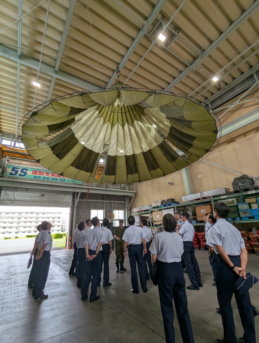 jasdf_adtc's tweet photo. #航空開発実験集団 は准曹士先任集合訓練を実施しました。
 #松戸駐屯地 を訪問し、後方支援や人材育成に関する意見交換を通じて、陸上自衛隊との連携強化と相互理解の促進を図りました。
 本訓練で得られた知見を部隊の精強化、隊員の育成に活かしてまいります。
#航空自衛隊 https://t.co/8i3JAnEzLp