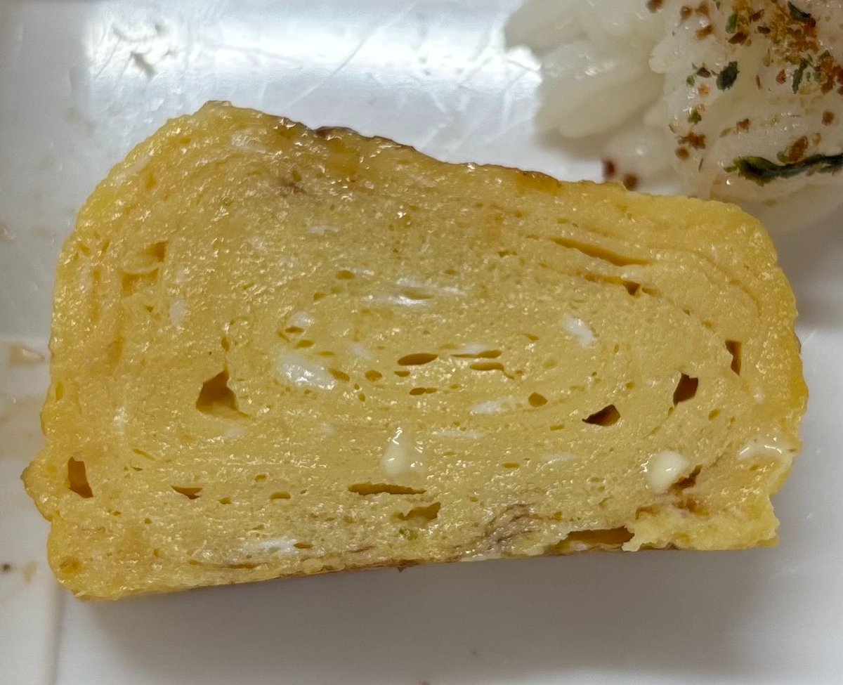gd9vgver's tweet photo. お弁当用に作る卵焼き、いつも綺麗にできない…どうすればいいか教えて欲しいです
( ；∀；) https://t.co/9xLLsTZYj4