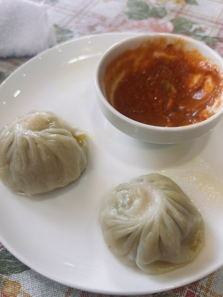 machineironic's tweet photo. 初めて食べた😳インド料理の小籠包。モモって言うらしい。スワティシュト！！ https://t.co/CGeqW2X4t3