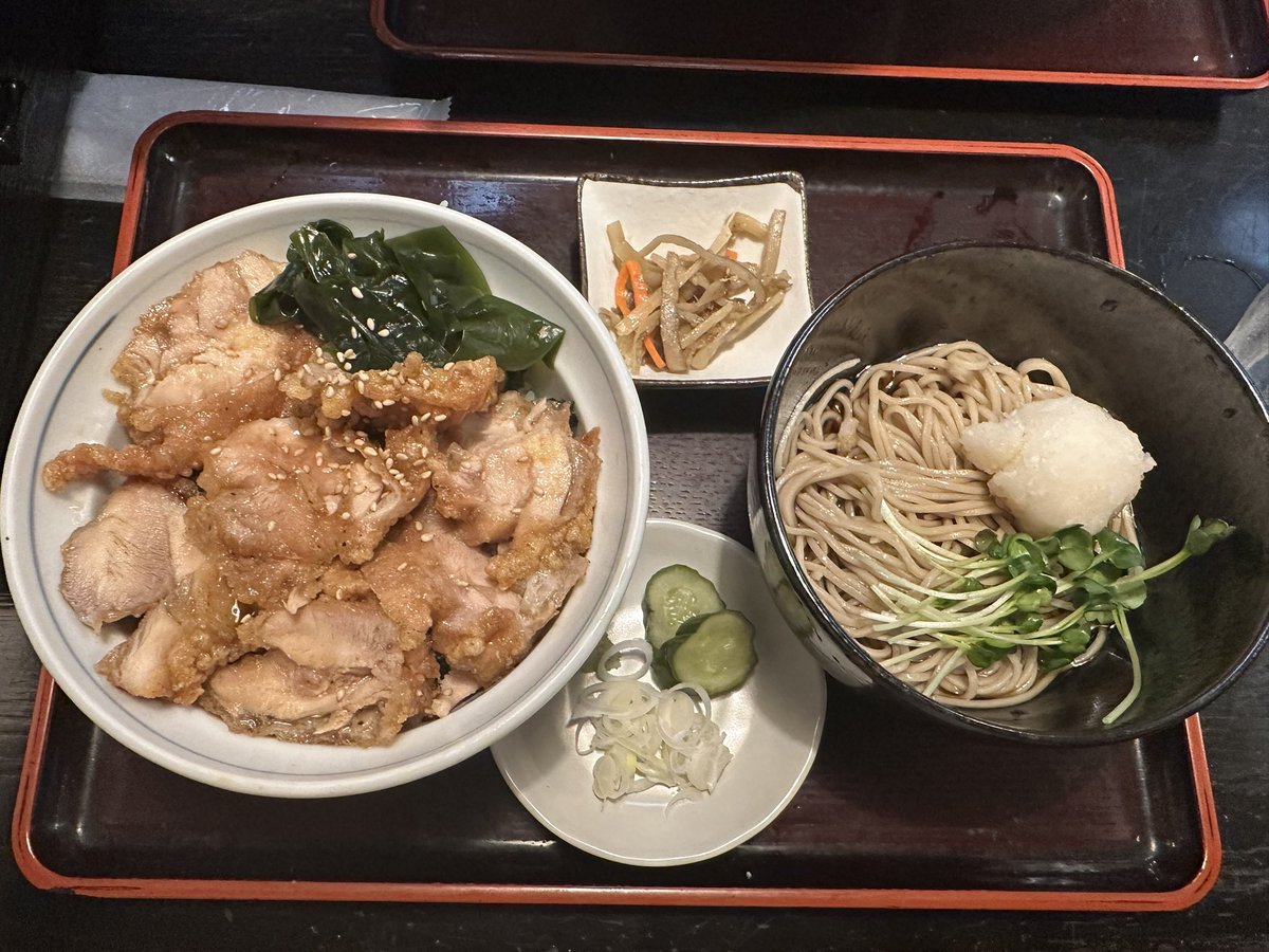 whiteaby's tweet photo. Fried chicken bowl and small cold soba 🍜 https://t.co/fvUnvj9E5S