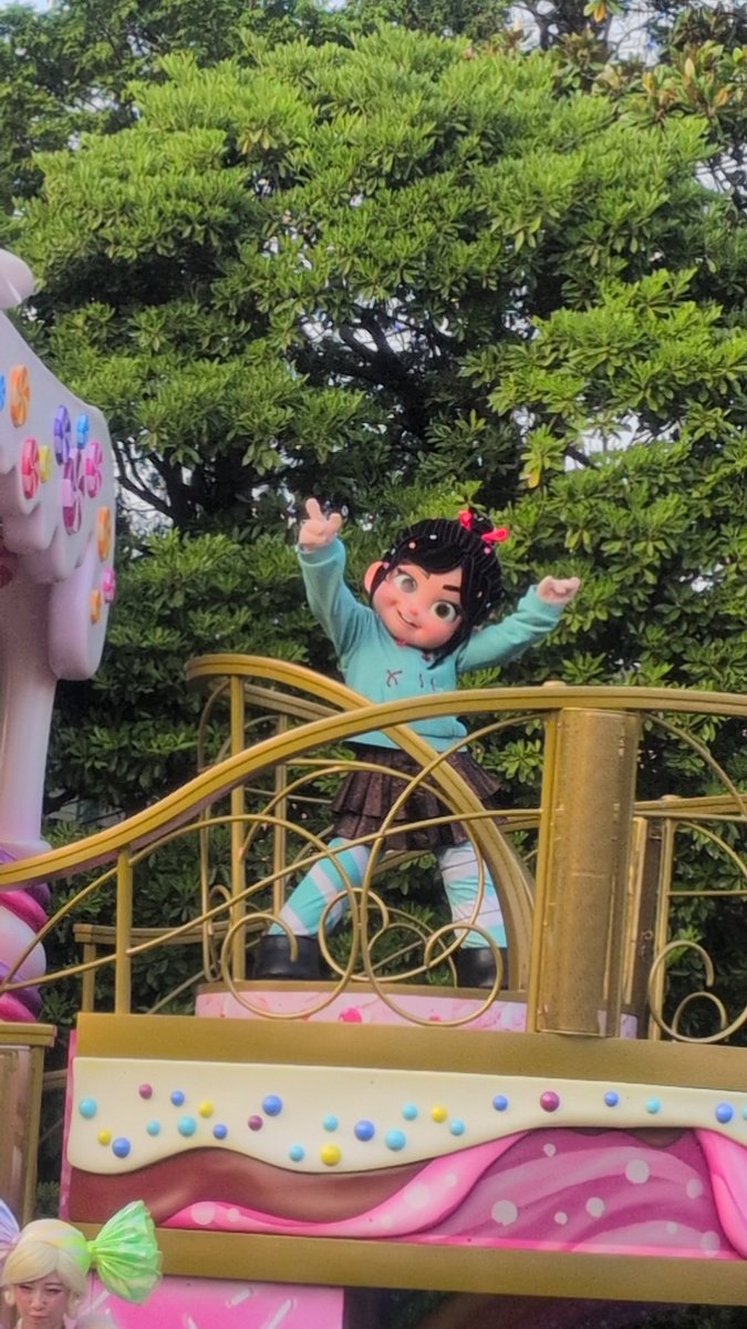 merrydai's tweet photo. 病院行ったら混んでるんで受け付けして外出しても良いんで1時間半後位に来て下さいって言われたんだが…
1時間半だとイッツ・ア・スウィーツフルタイム!4回しか聴けないじゃんか！ https://t.co/zSLBUGIeWk