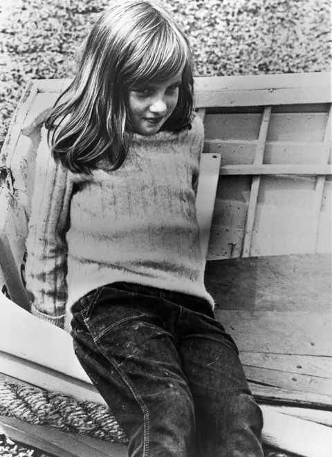 AlwaysbeDiana's tweet photo. some pics of princess diana as a child 🤍 https://t.co/yS4gYdPtll