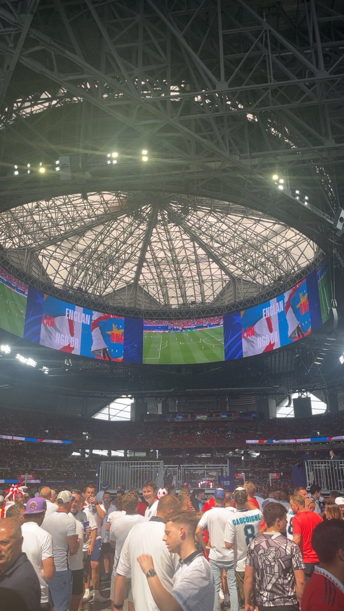 Danny_eden2's tweet photo. A pretty special day, happy 50th u old bastard https://t.co/MfdisGO0lV