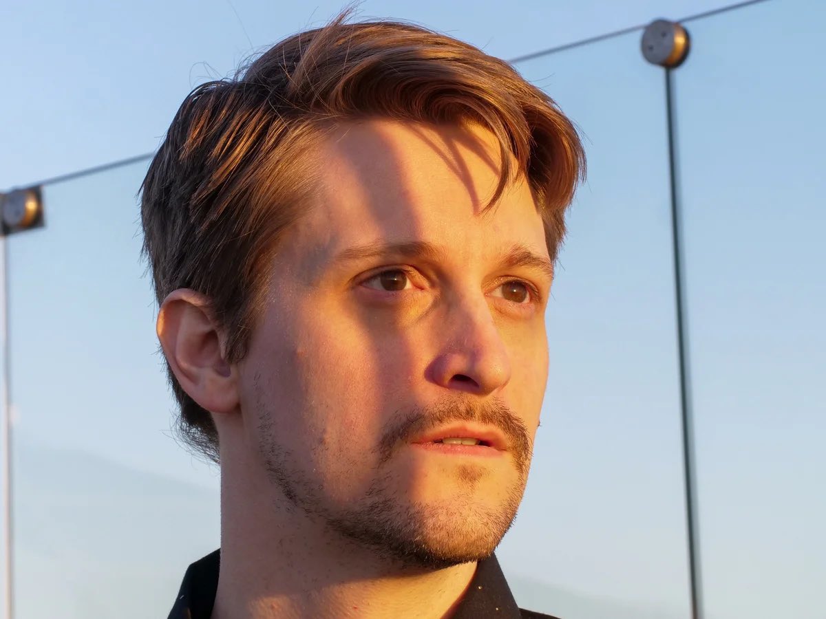 defense_civil25's tweet photo. 🚨Update: President Trump is considering a full pardon for CIA whistleblower Edward Snowden, who is currently in exile in Russia! It’s reported that Snowden will fly back to the United States once the pardon is official!! https://t.co/M5YRsLlpzB