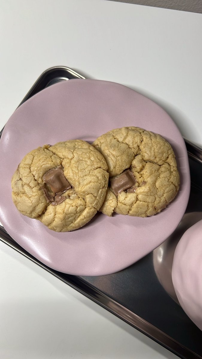 liou3_'s tweet photo. Cookie Queen 👑🍪. https://t.co/OwpkHheNCd