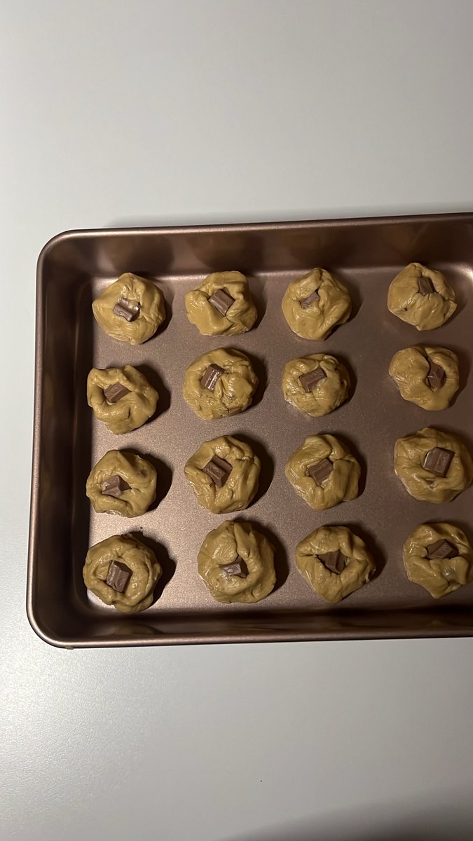 liou3_'s tweet photo. Cookie Queen 👑🍪. https://t.co/OwpkHheNCd