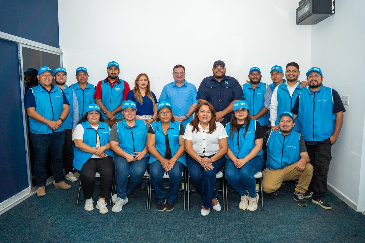 RachellPorSS's tweet photo. Junto a @chrisguevaraG y mi colega precandidato @rparedessv, compartimos un grato momento con nuestra querida estructura distrital de Nuevas Ideas de Ilopango.💙🇸🇻

Gracias por su cariño y apoyo. Estoy lista para seguir trabajando con compromiso por cada colonia y comunidad. 🙏 https://t.co/NNXVC93yMz