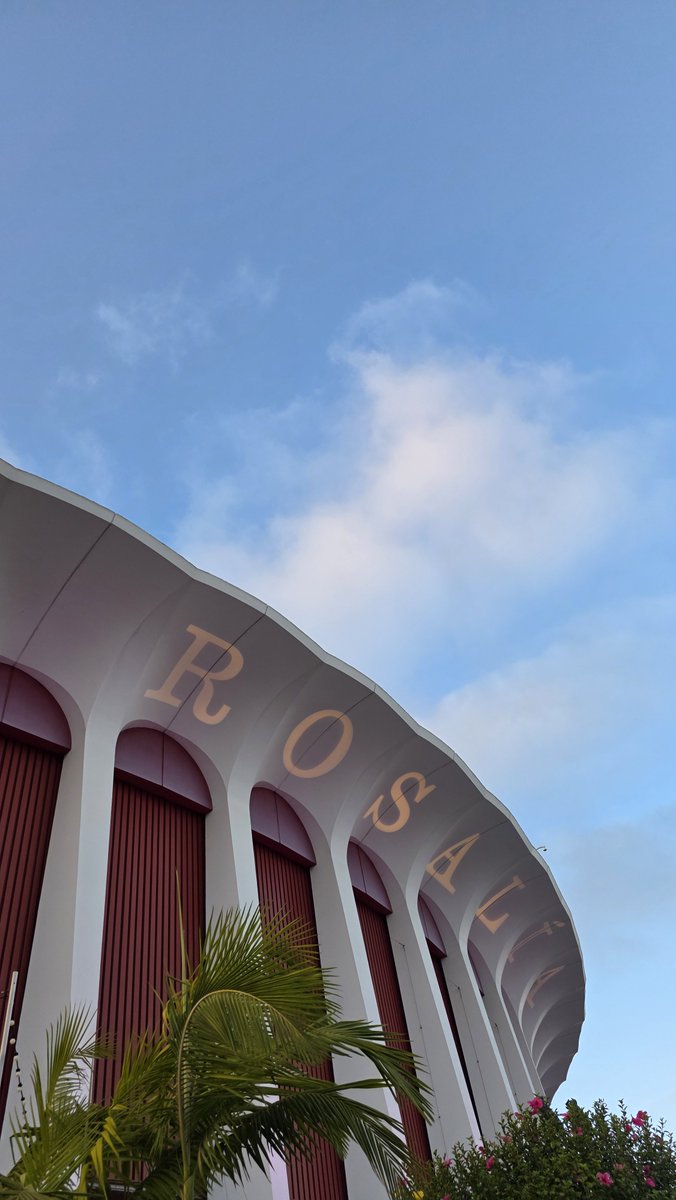 BrunoCendon's tweet photo. Got to LA for tomorrow's game and this happens next door. Not a fan, but I think she's fantastic as an artist, so here I am 😂
(It was sold out but I was lucky to grab one of those last minute tickets releases) #Rosalia https://t.co/rJIx4twPhr