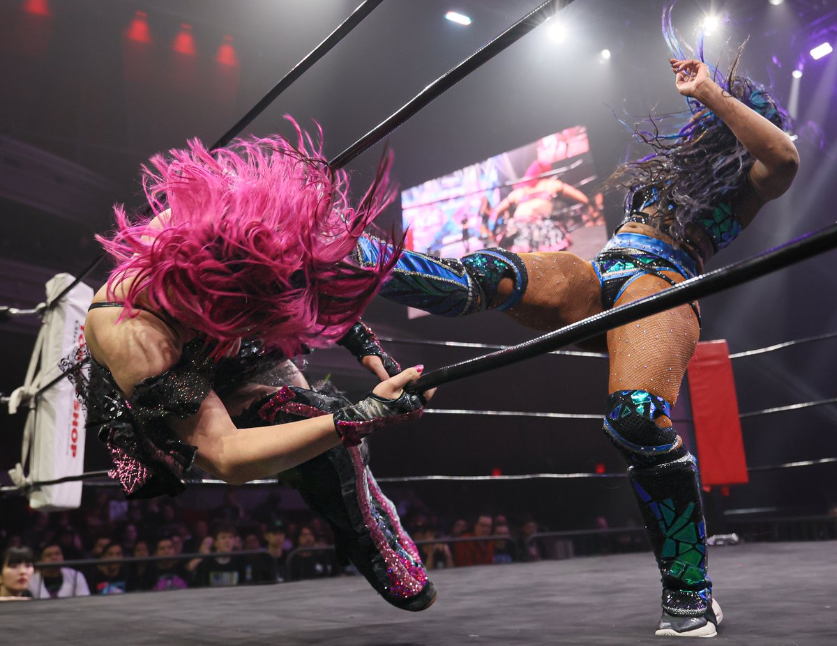 PWI_PhotosOL's tweet photo. #STARDOM's American Dream Rematch‼️

Pink♡Devil, #吏南, Rina makes her #AEW #AEWCollision debut against Athena for the #1 spot in the Casino Gauntlet. In Vegas, Rina gave Athena one of her toughest matches and I am sure she is returning with a vengeance!  

📸: @IssitaMarie https://t.co/3JcxM6taay